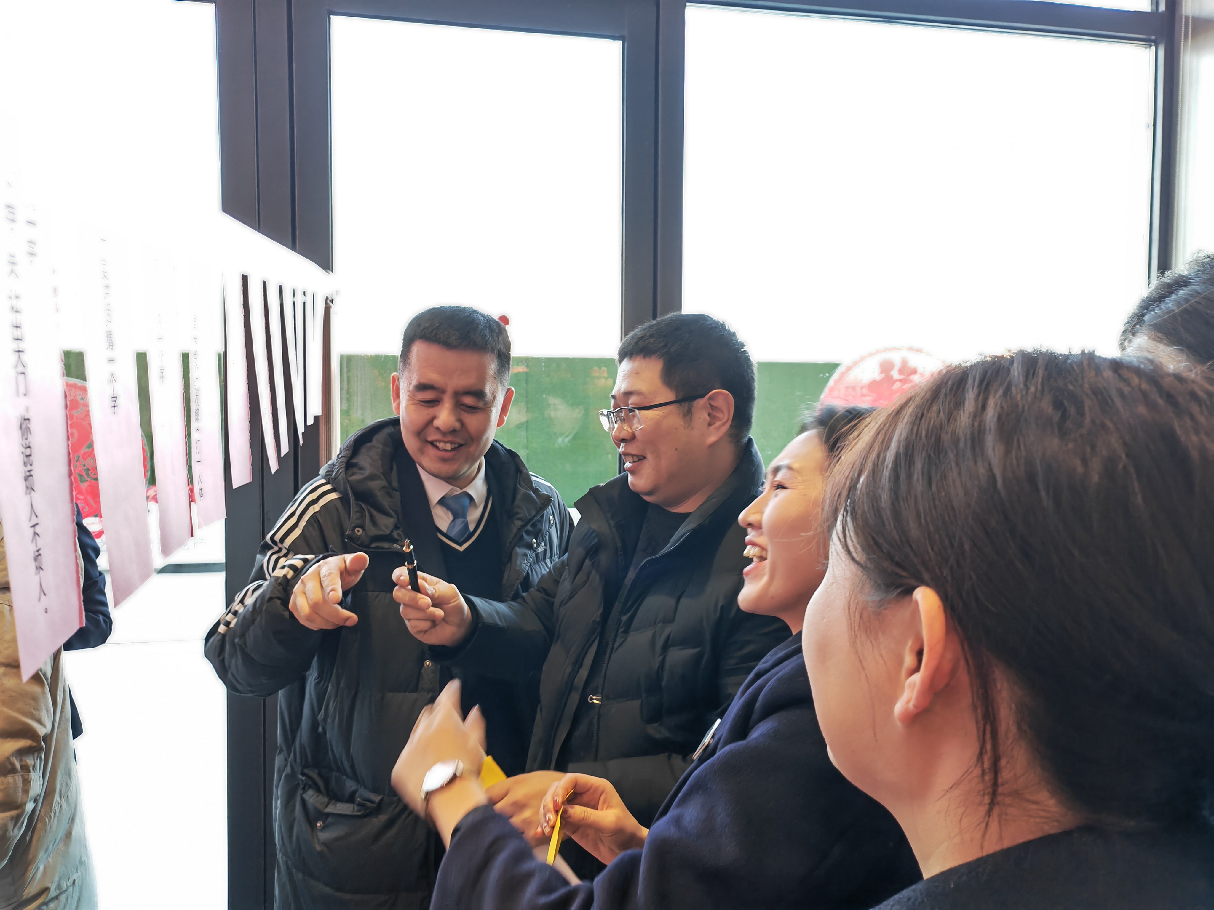 猜灯谜，庆元宵——金泰地产公司欢度元宵佳节(图2)