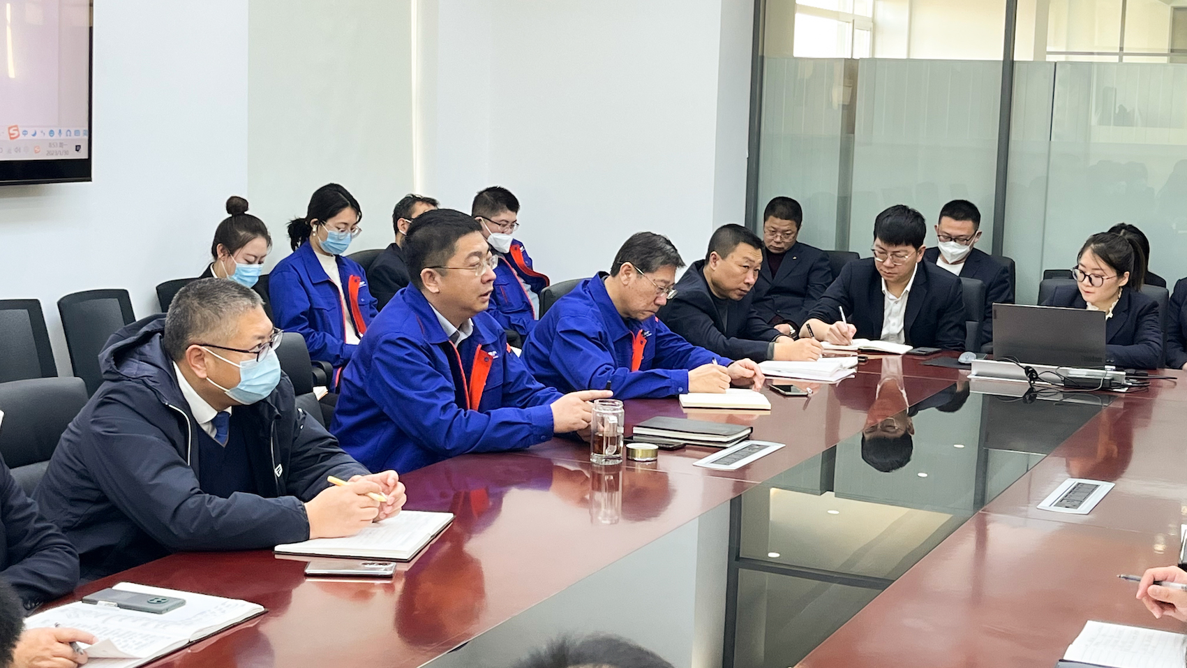 地产公司召开董事长讲话精神落实及2023年度工作部署会议(图2)