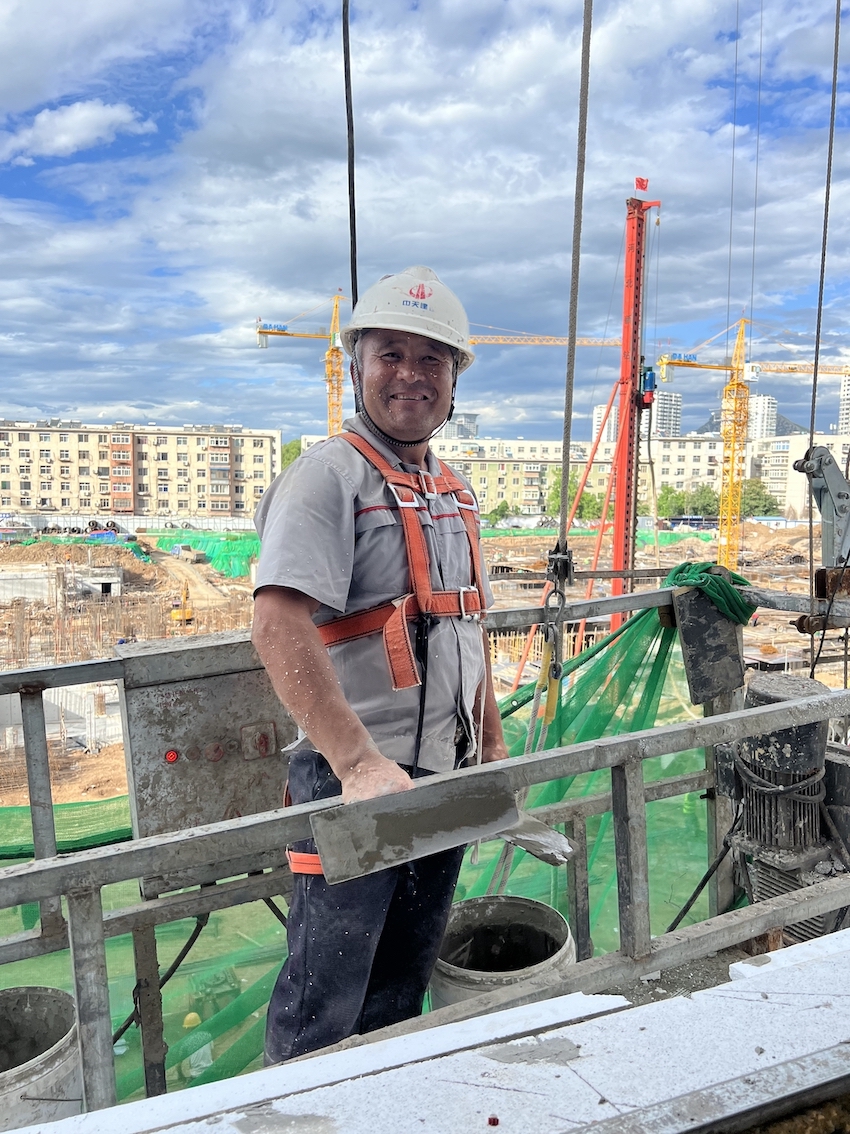 酷夏送清凉&nbsp;关怀沁人心 金泰地产为高温下的建设者们送去夏日问候(图9)