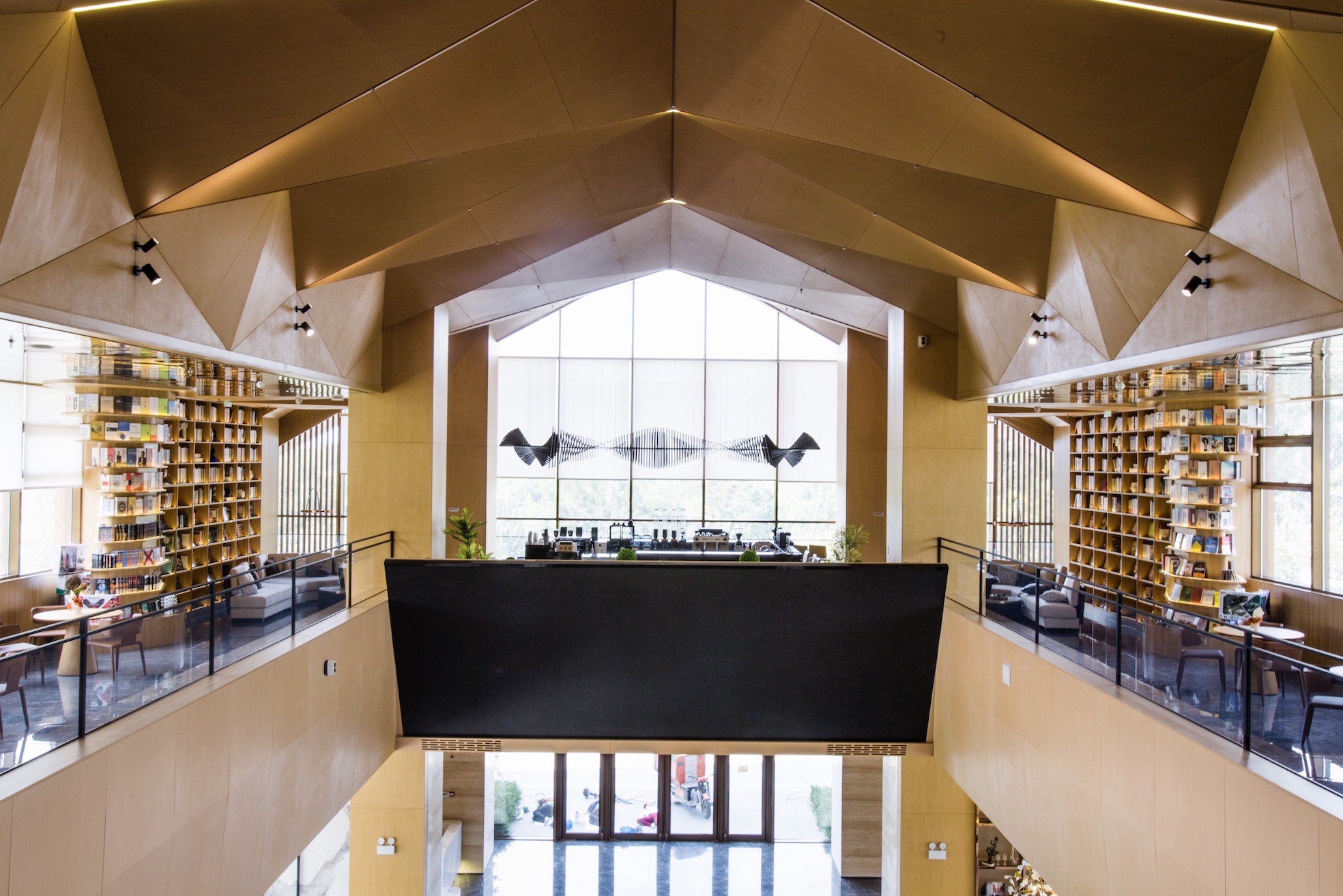 凤凰山·云麓美学馆暨山水间城市书房8月10日正式开放(图6)