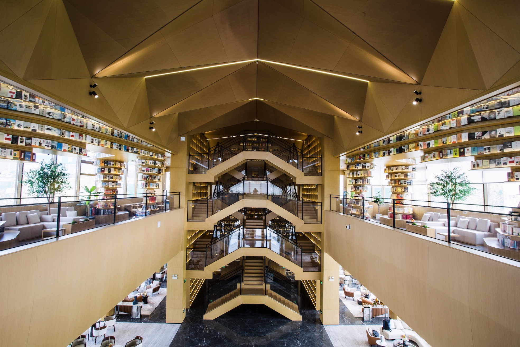 凤凰山·云麓美学馆暨山水间城市书房8月10日正式开放(图8)